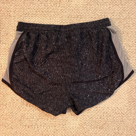 Under Armour Women's Black and Gray Athletic Shorts - Picture 2 of 2